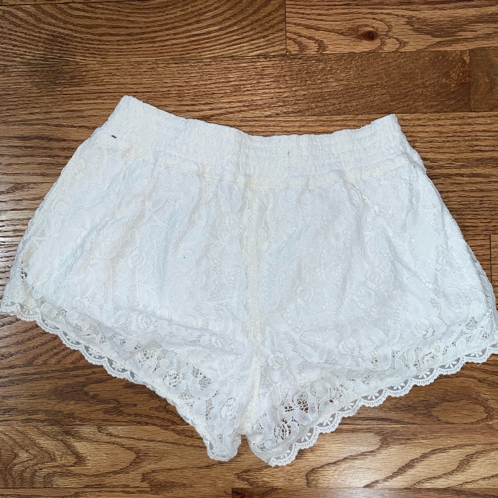 Lace A&F Shorts - Picture 4 of 5